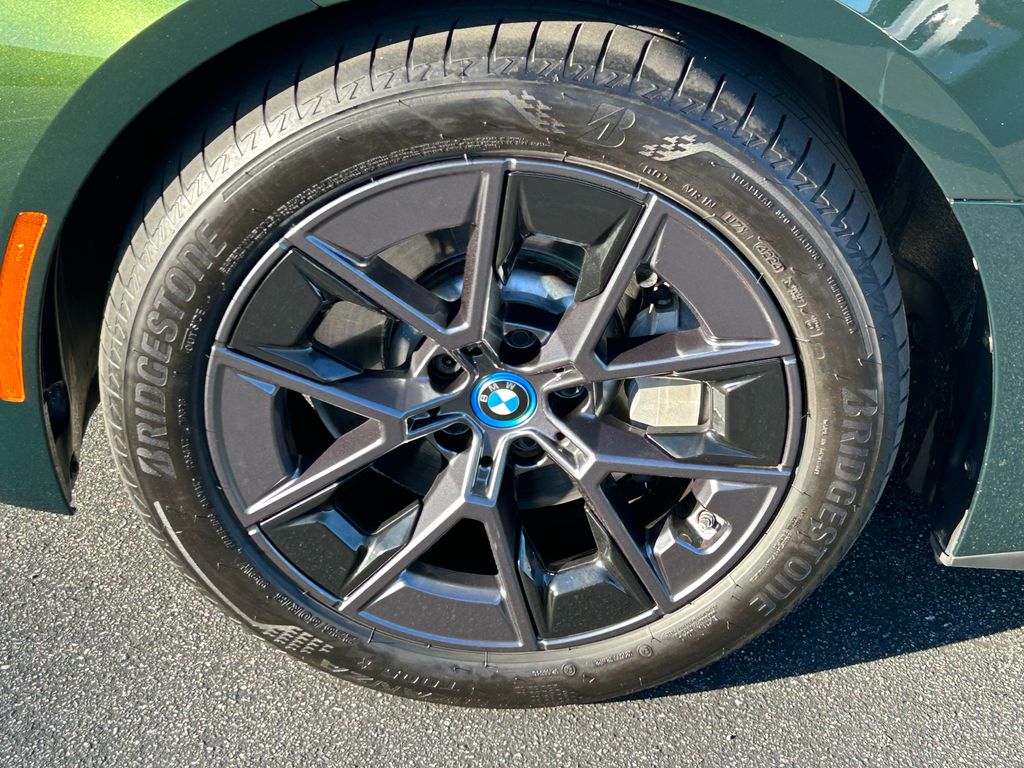 Thumbnail: 2023 BMW i4 - 9