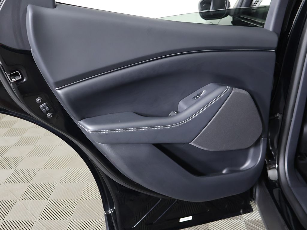 Used 2024 Black Ford Select image 25