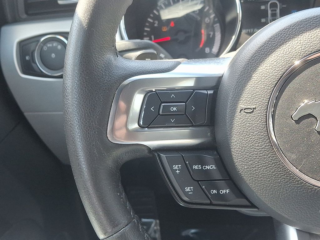 2016 Ford Mustang  19
