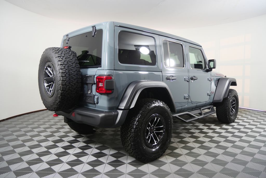 Thumbnail: 2025 Jeep Wrangler - 3
