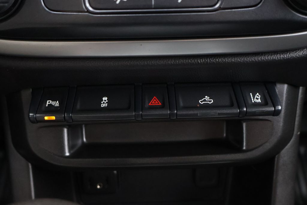 Thumbnail: 2022 Chevrolet Colorado - 29