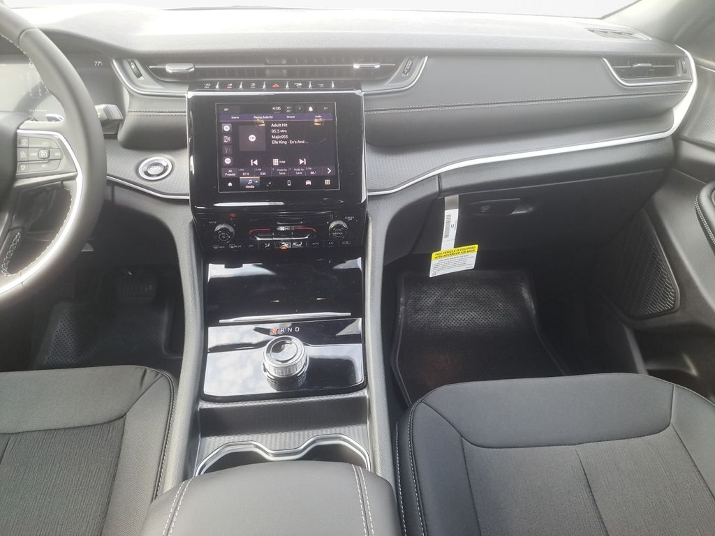 New Car 2025 Jeep Grand Cherokee  Laredo X For Sale Under $35,000 In Austin, Texas