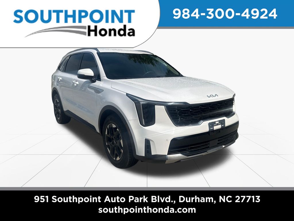 Glacial White Pearl 2024 Kia Sorento SUV / Crossover Front-Wheel Drive 8-Speed Automatic