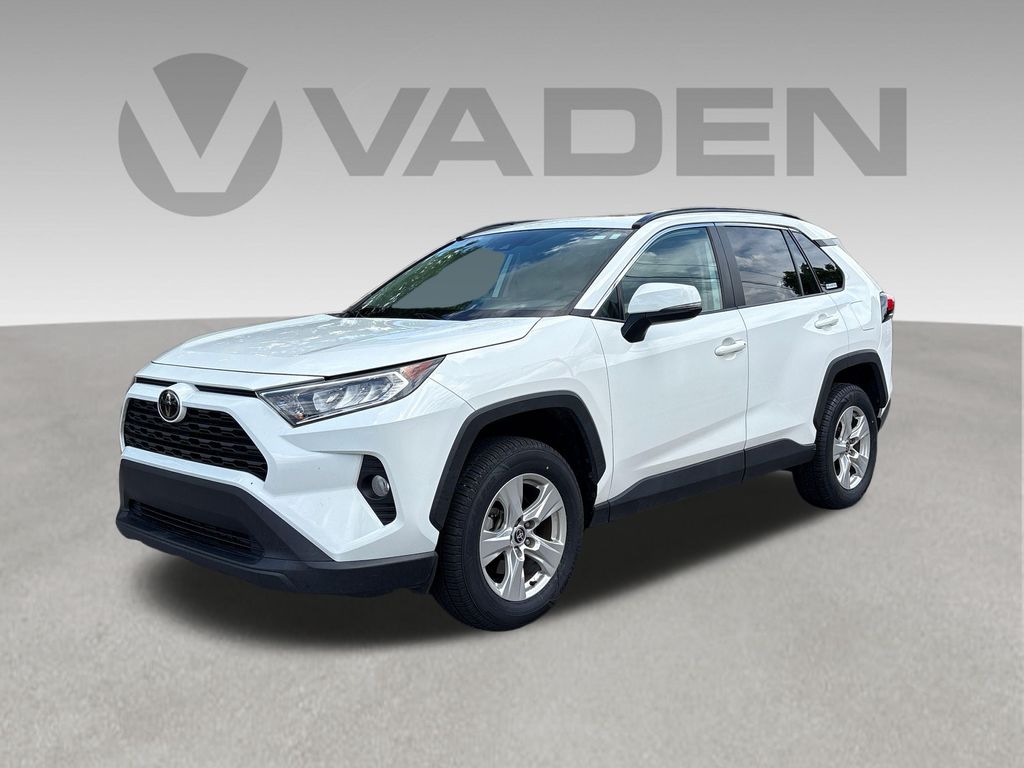  2021 Toyota RAV4 XLE FWD   