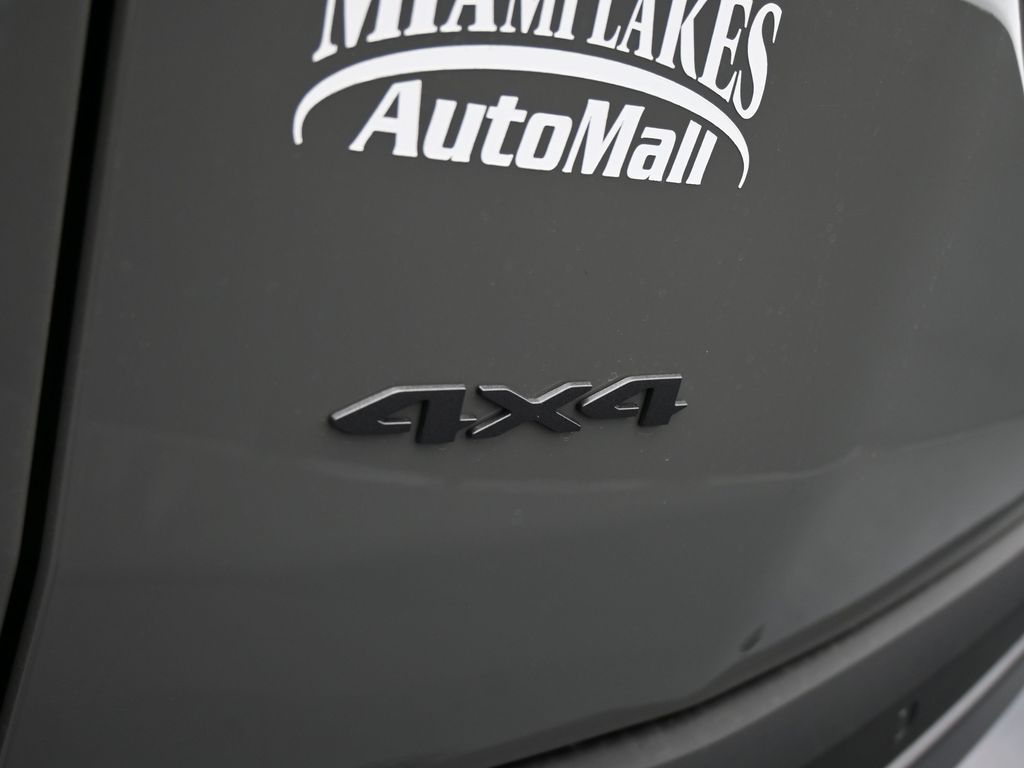 New 2026 Sting-Gray Clearcoat Jeep Laredo image 31