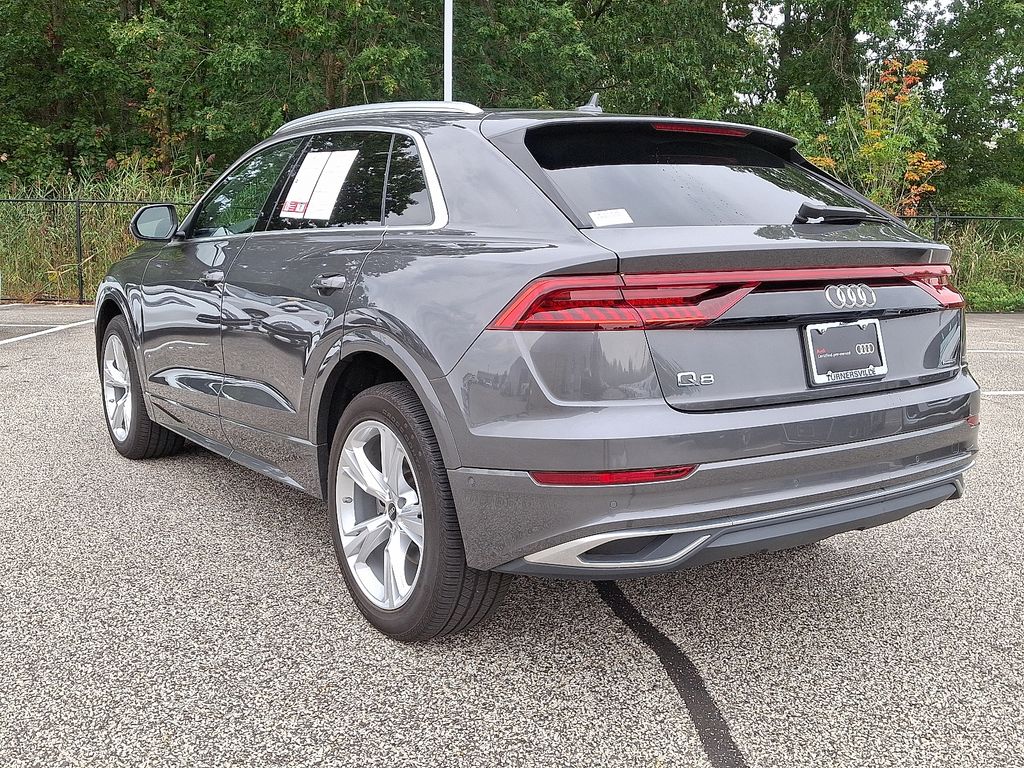 Thumbnail: 2022 Audi Q8 - 4