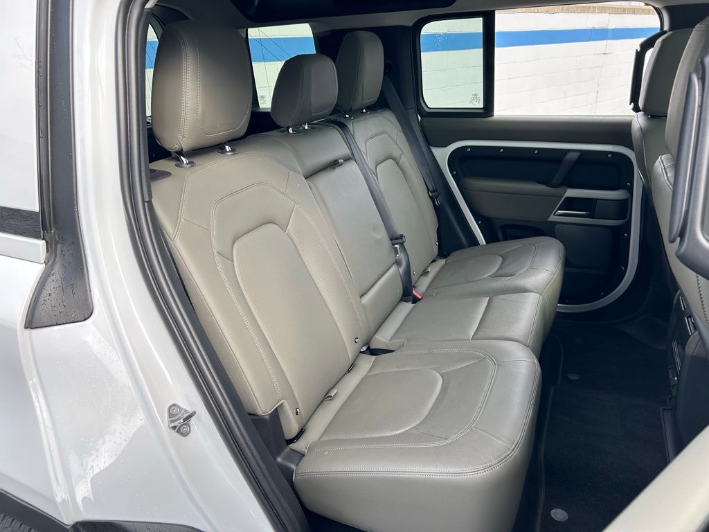 2024 Land Rover Defender 110 24