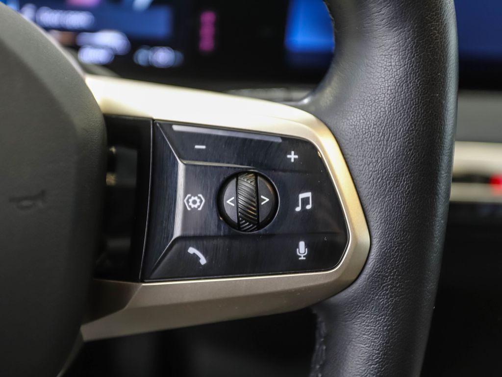 2023 BMW iX xDrive50 13