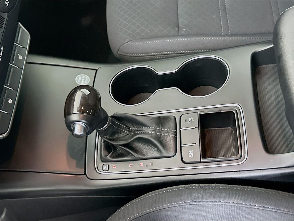 Thumbnail: 2018 Kia Sorento - 16