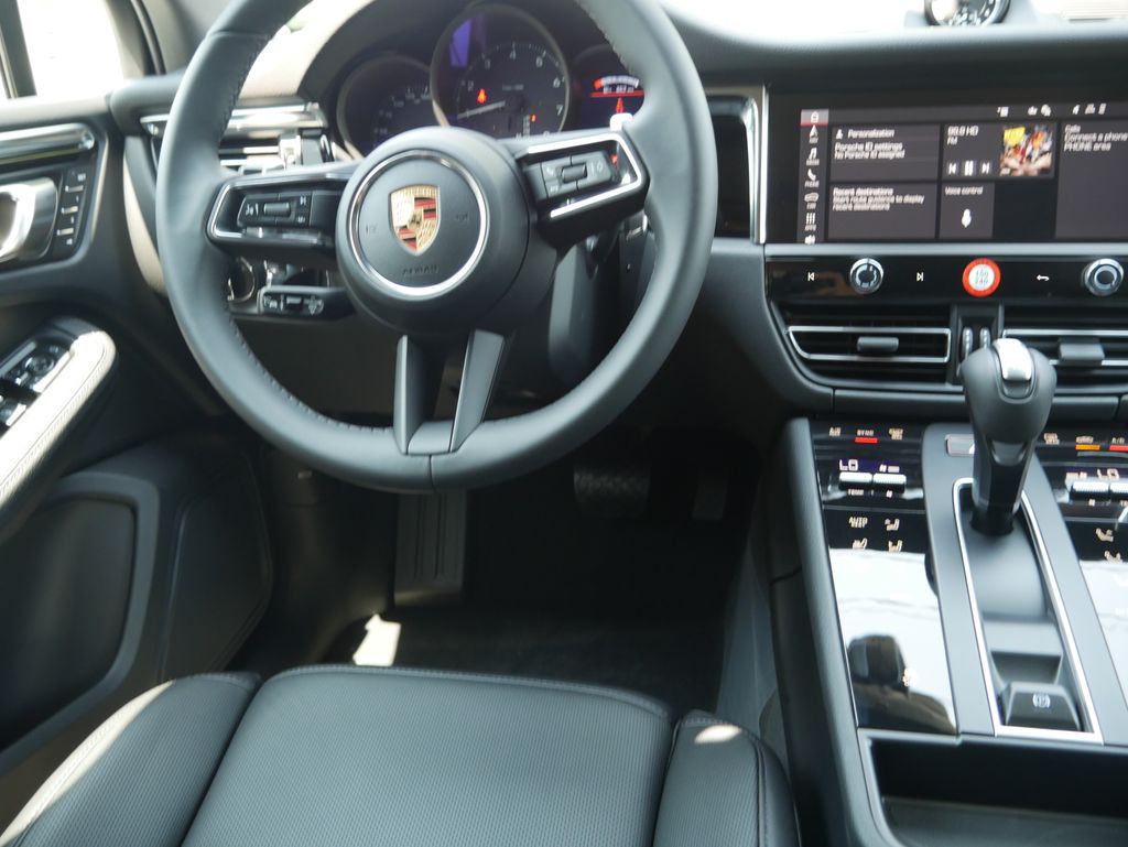 Thumbnail: 2026 Porsche Macan - 24