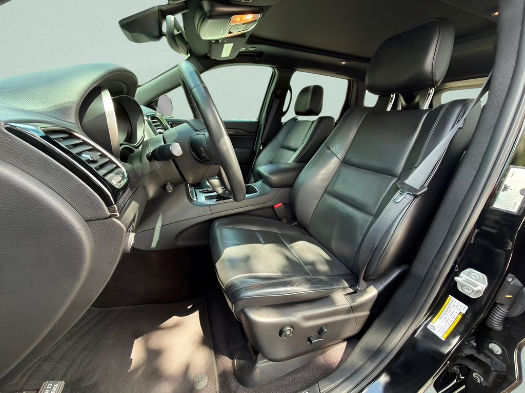 Used 2019 Black Jeep Overland image 10
