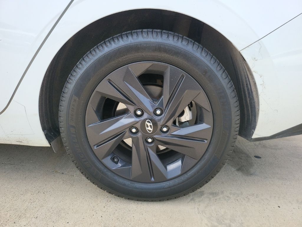 2023 Hyundai Elantra SEL 9