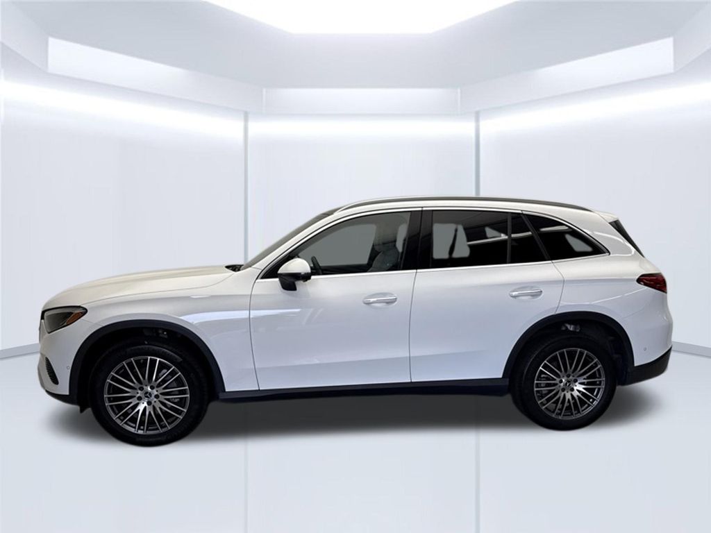 Thumbnail: 2024 Mercedes-Benz GLC - 2