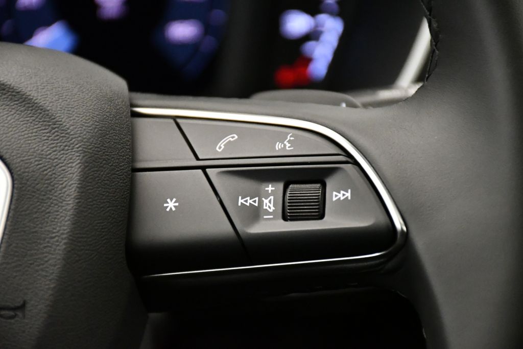 Thumbnail: 2025 Audi Q3 - 25