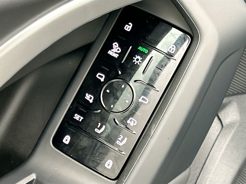 Thumbnail: 2025 Audi Q5 - 22