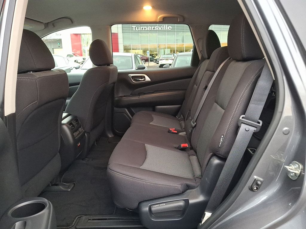 Thumbnail: 2020 Nissan Pathfinder - 10