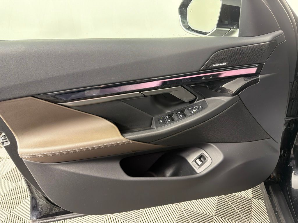 Thumbnail: 2024 BMW 5 Series - 22