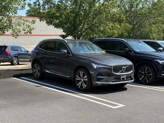 Platinum Gray Metallic 2023 Volvo XC60 SUV / Crossover All-Wheel Drive Automatic