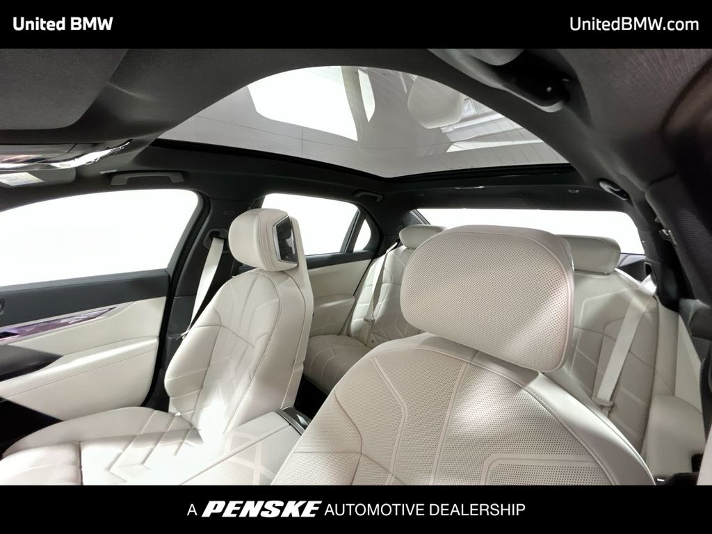 Thumbnail: 2025 BMW 7 Series - 20