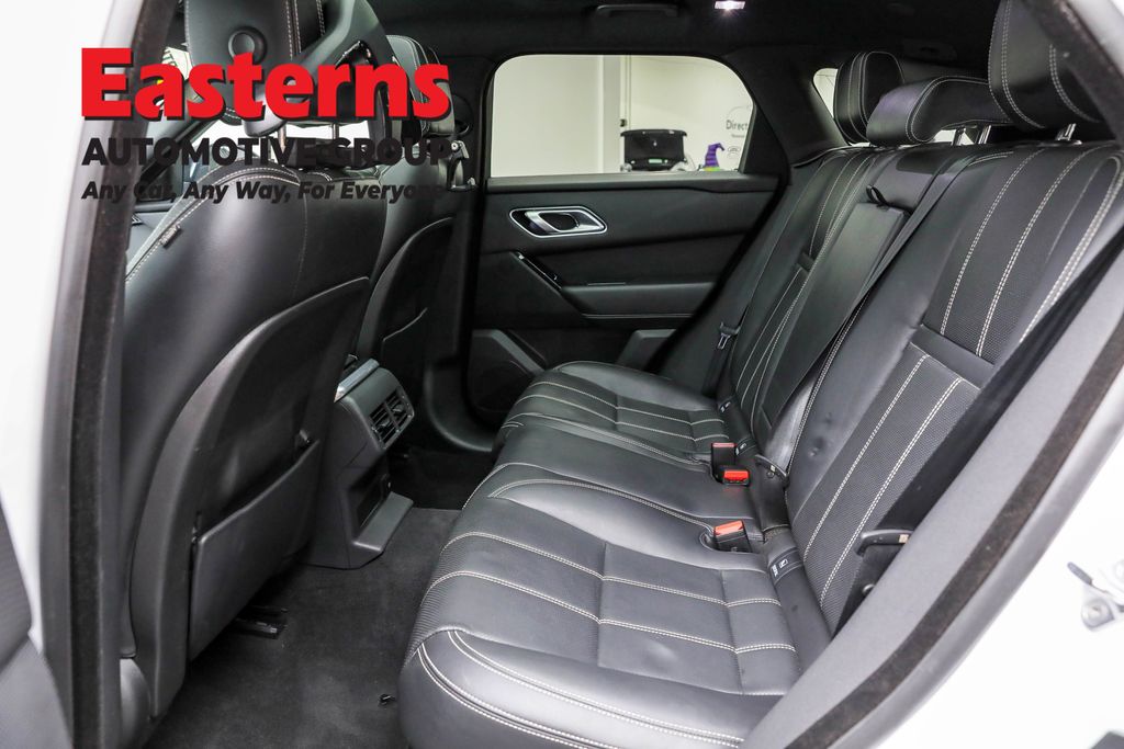 Used 2021 White Land Rover P250 R-Dynamic S image 22