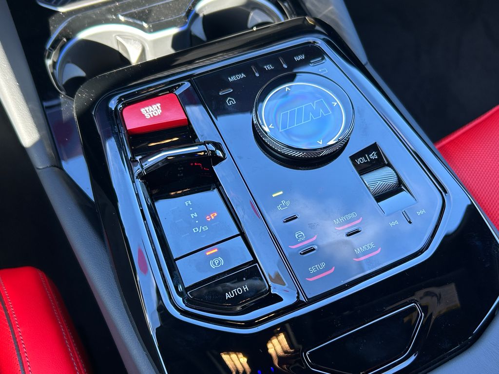 Thumbnail: 2026 BMW M5 - 27