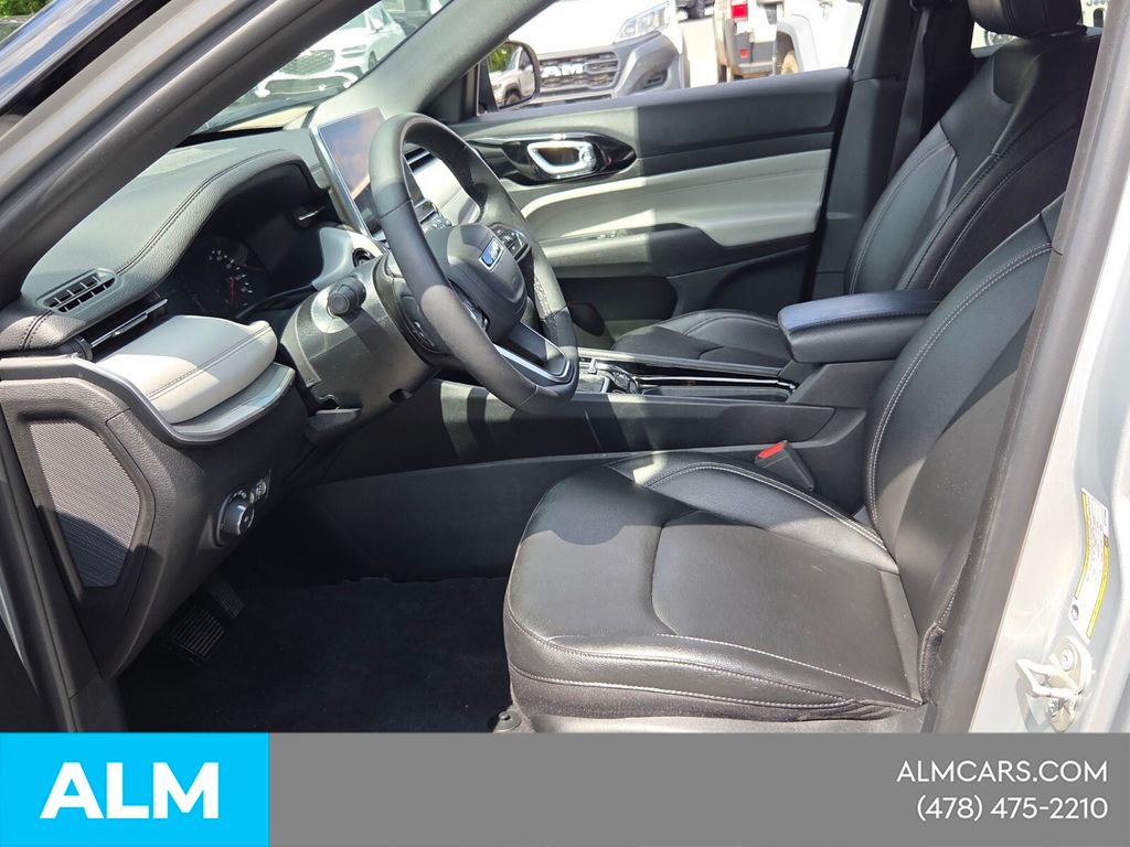 Used 2025 Silver Jeep Limited image 7