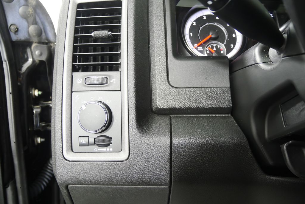 Thumbnail: 2022 RAM 1500 Classic - 21