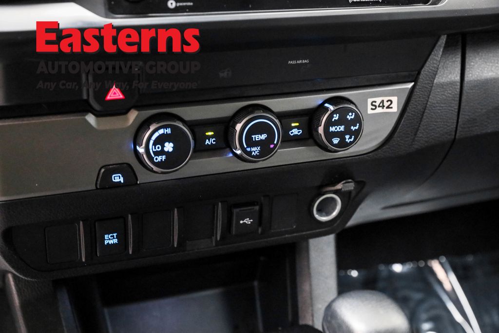 Used 2021 White Toyota SR image 19