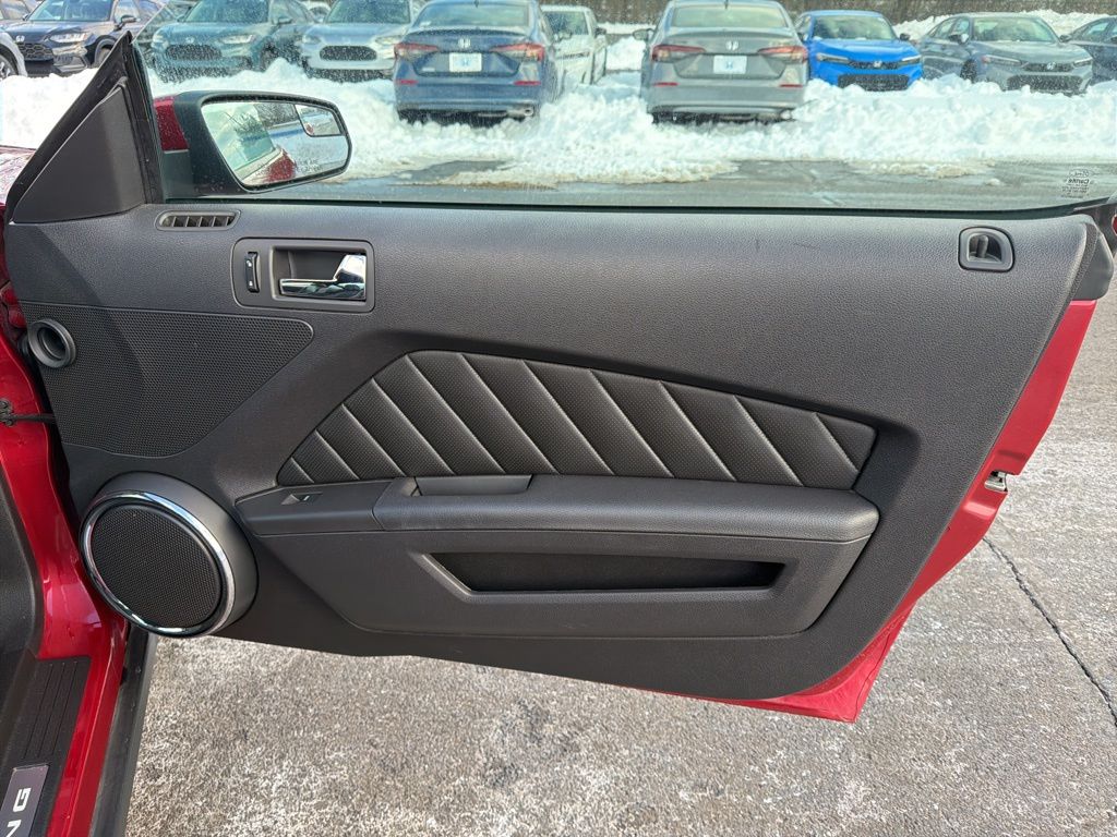 Thumbnail: 2011 Ford Mustang - 16