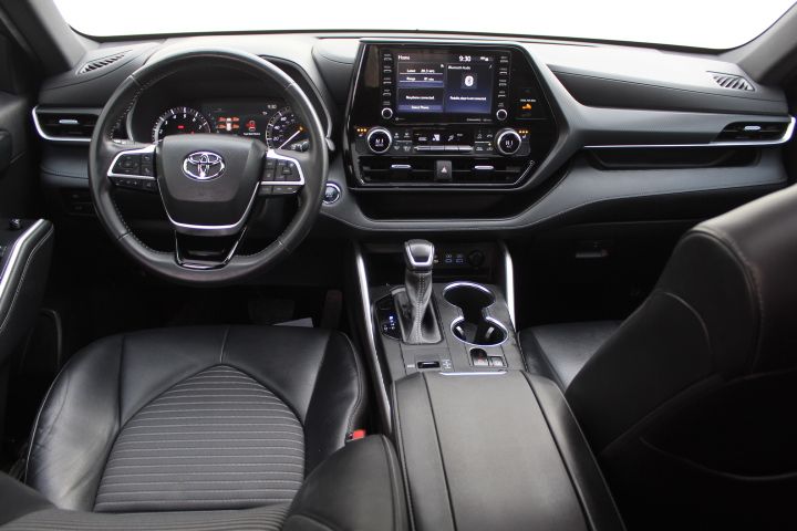 Used Car 2022 Toyota Highlander  Xse For Sale Under $35,000 In Georgetown, Texas