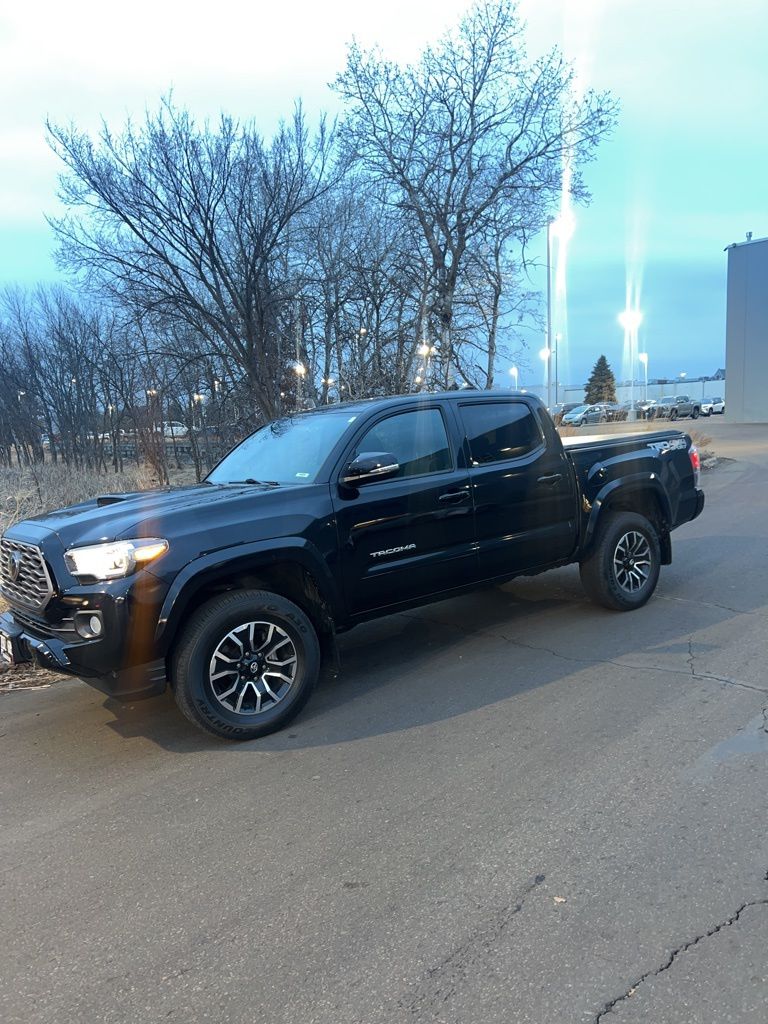 Midnight Black Metallic 2022 Toyota Tacoma TRD Sport Double Cab 4WD Pickup Truck Four-Wheel Drive 6-Speed Automatic