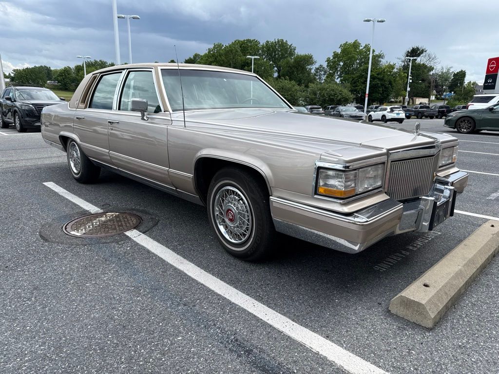 1992 Cadillac Brougham — photo 1