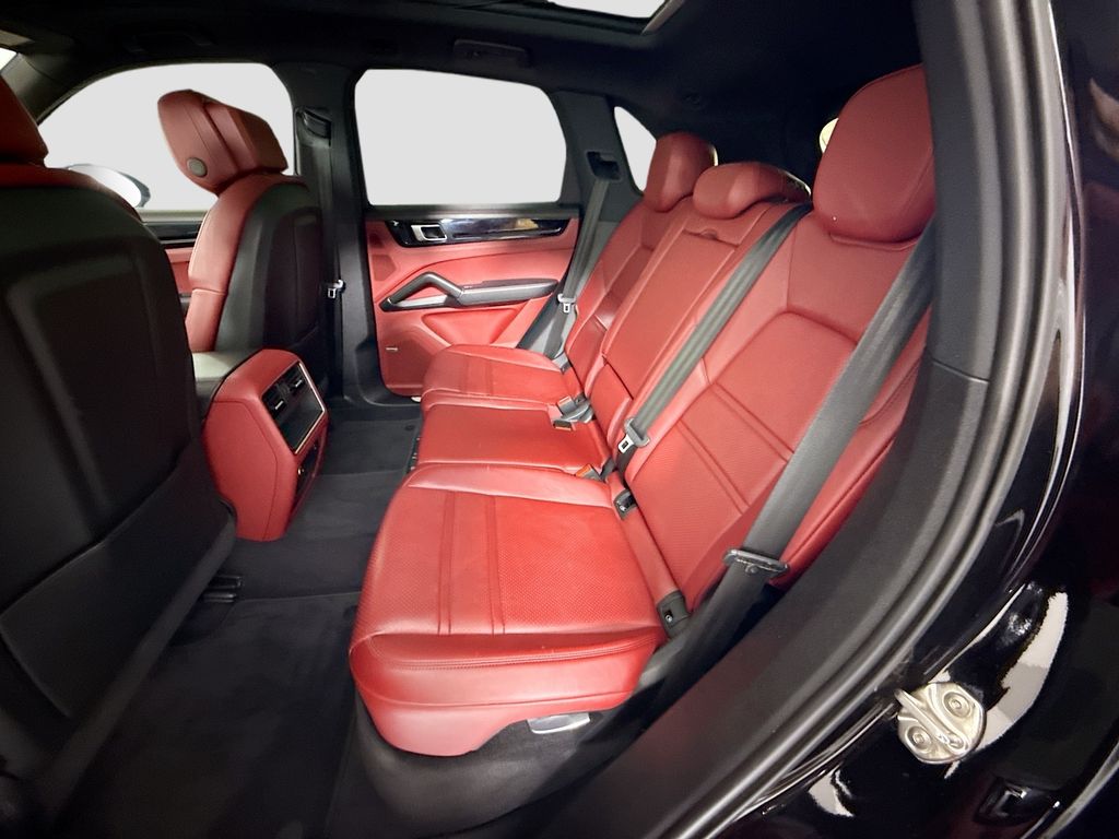 Thumbnail: 2019 Porsche Cayenne - 21