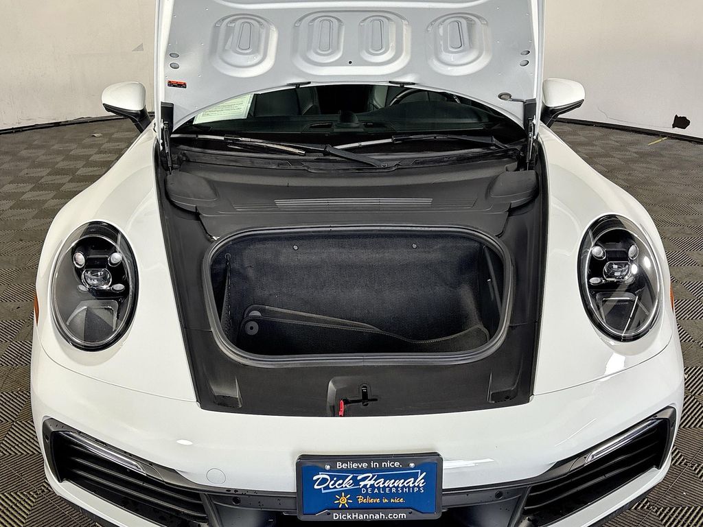 2024 Porsche 911 Carrera 4