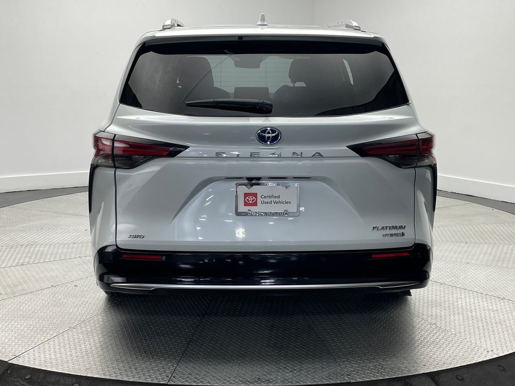 Thumbnail: 2023 Toyota Sienna - 6