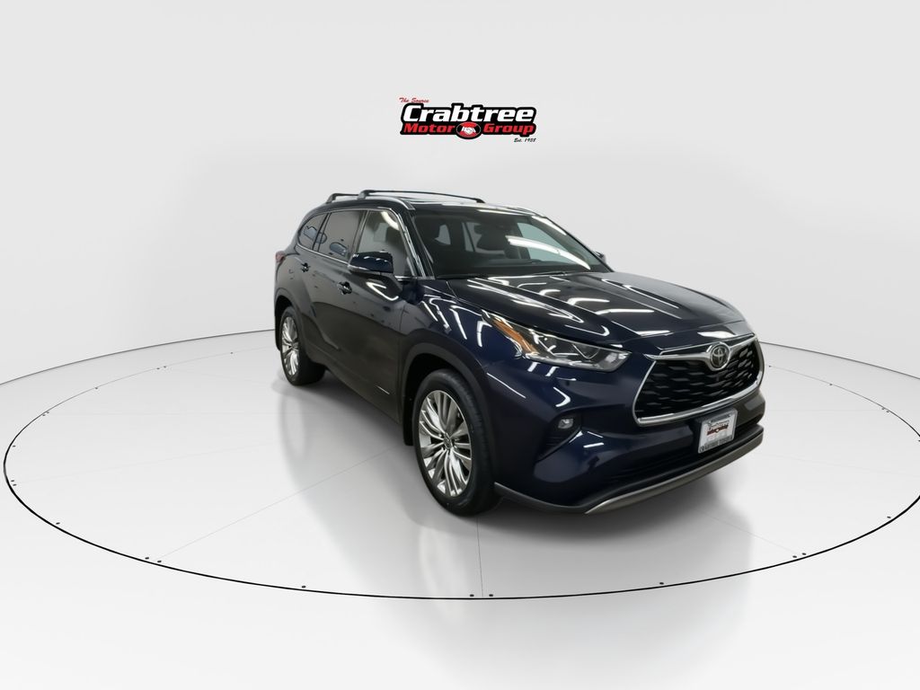 Used 2023 Toyota Highlander SUV
