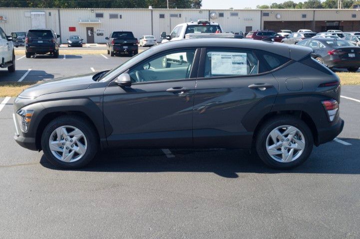 New 2027 Gray Hyundai SE image 9