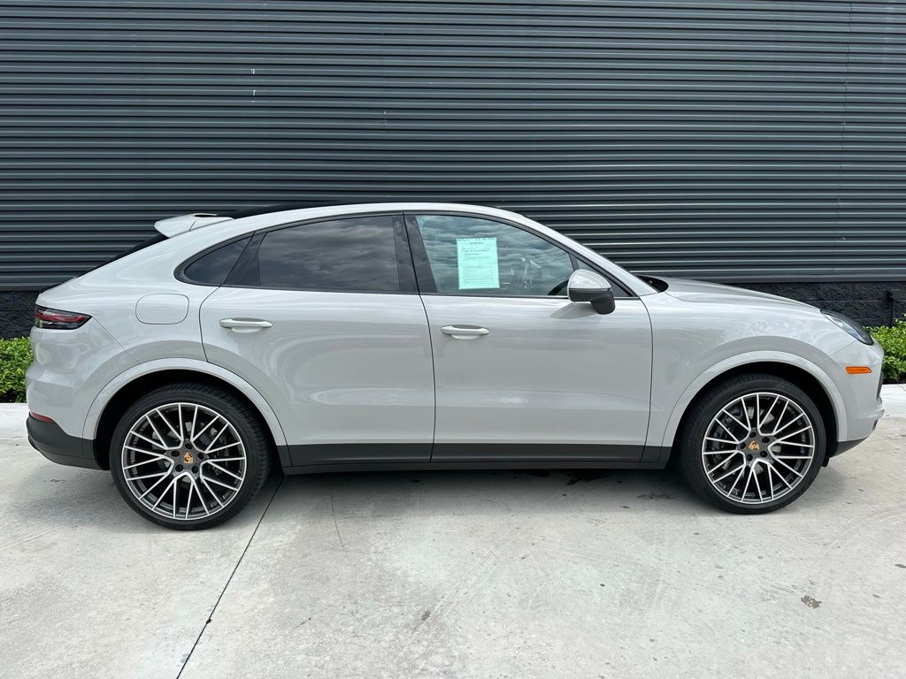 2022 Porsche   8