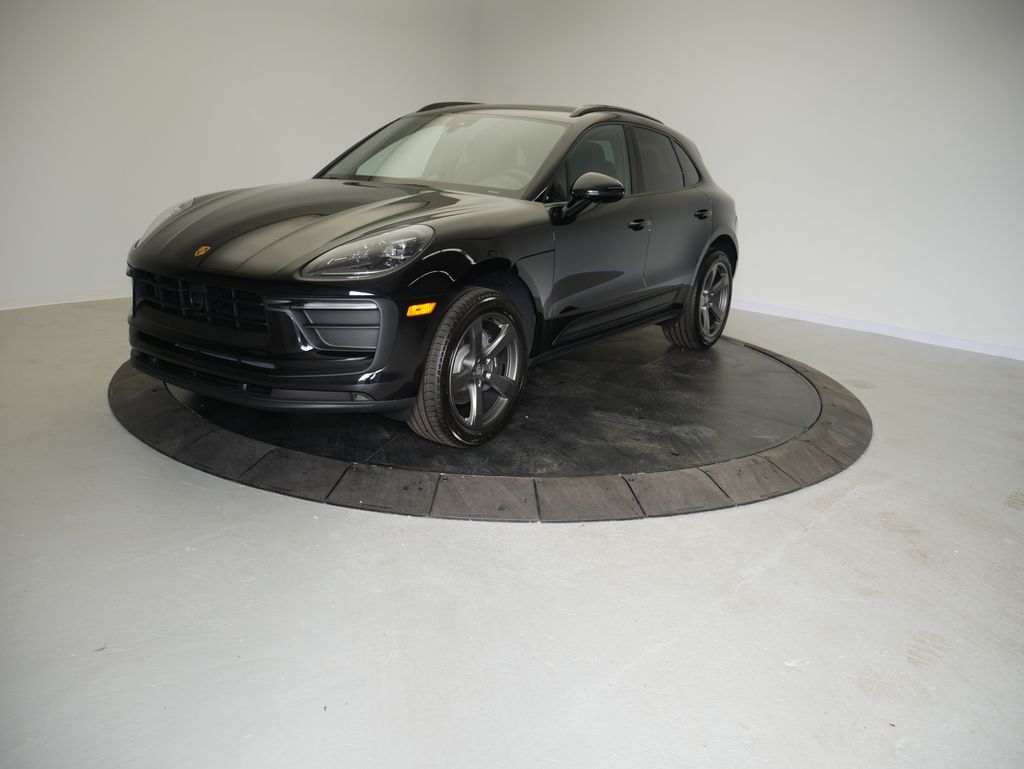 Thumbnail: 2026 Porsche Macan - 1