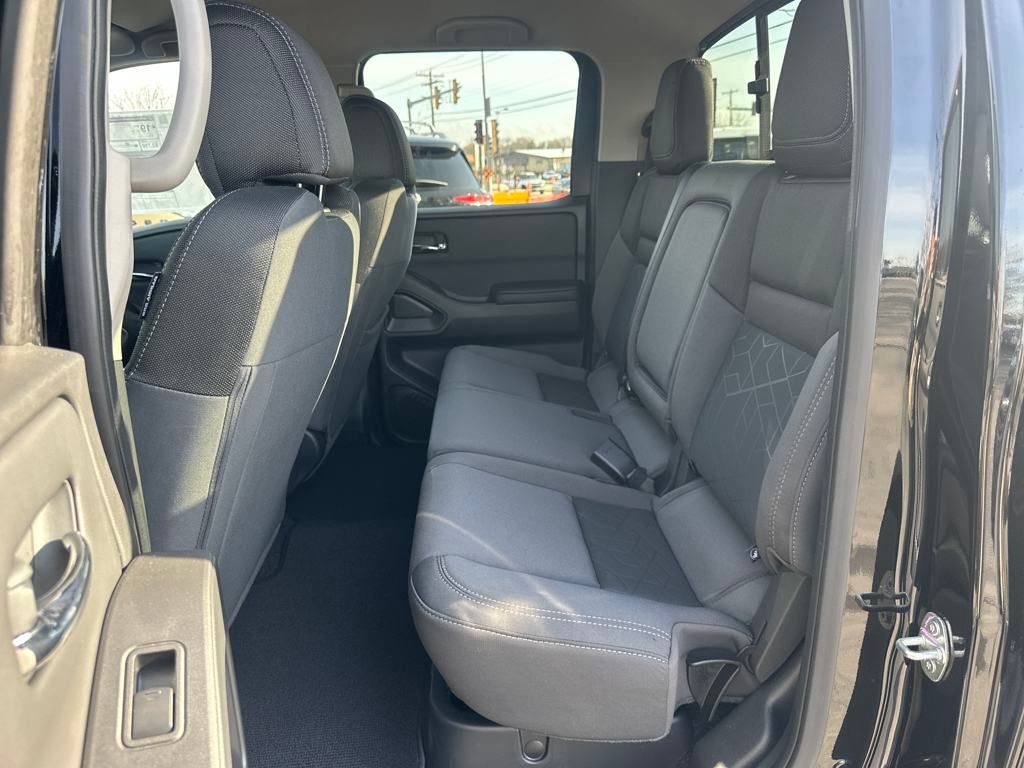 2025 Nissan Frontier SV photo