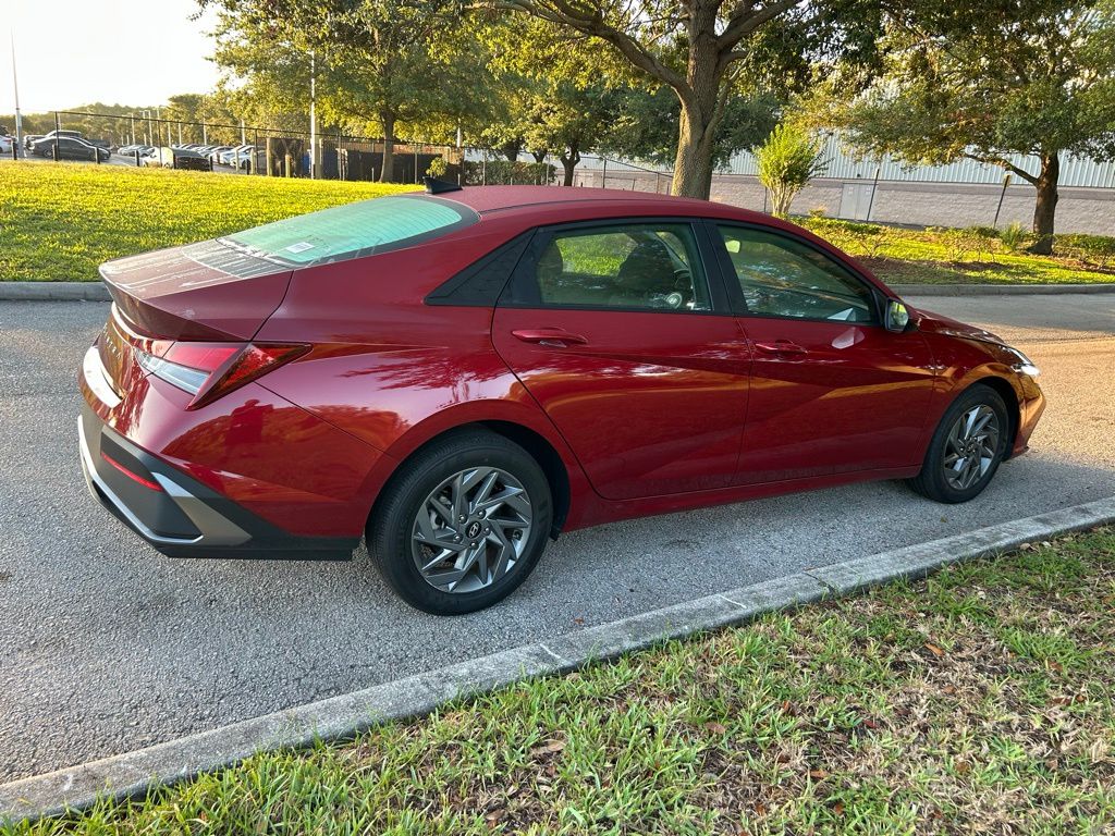 Thumbnail: 2024 Hyundai Elantra - 5