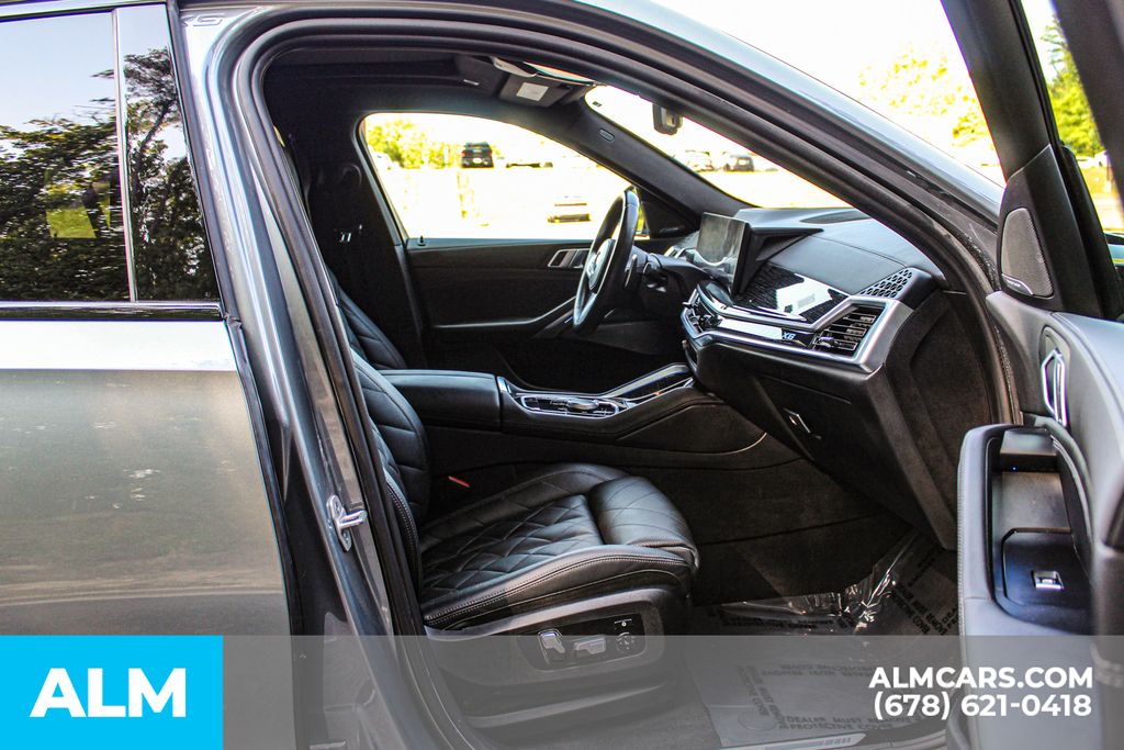 Used 2024 Gray BMW xDrive40i image 21