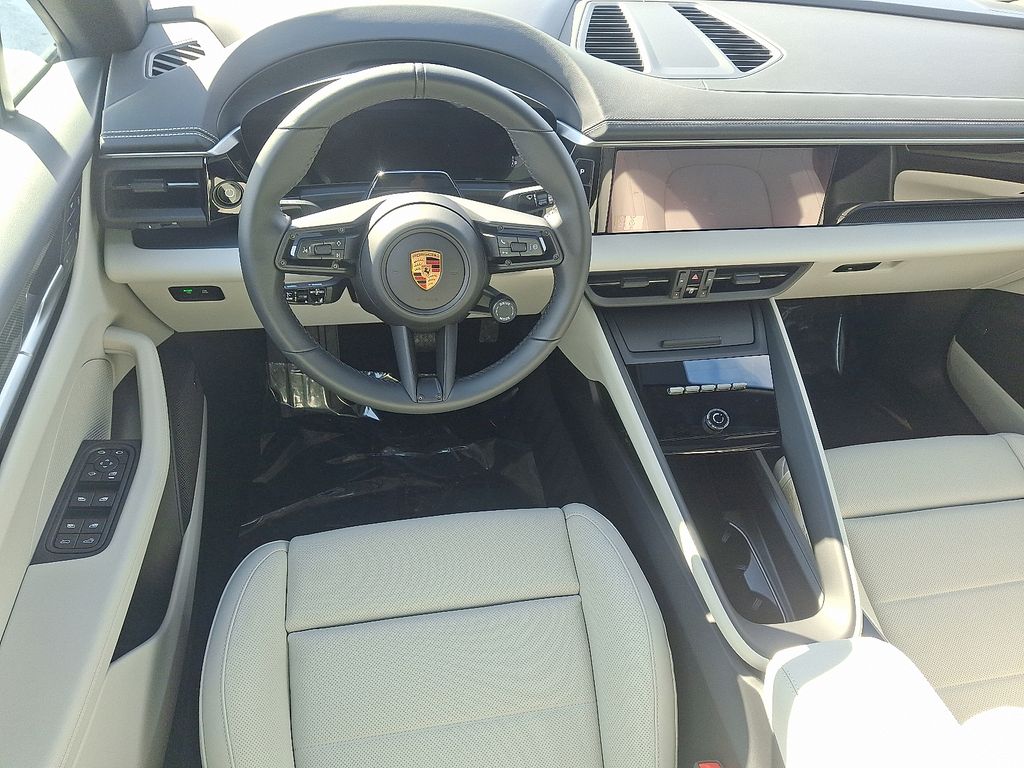 Thumbnail: 2026 Porsche Macan - 13