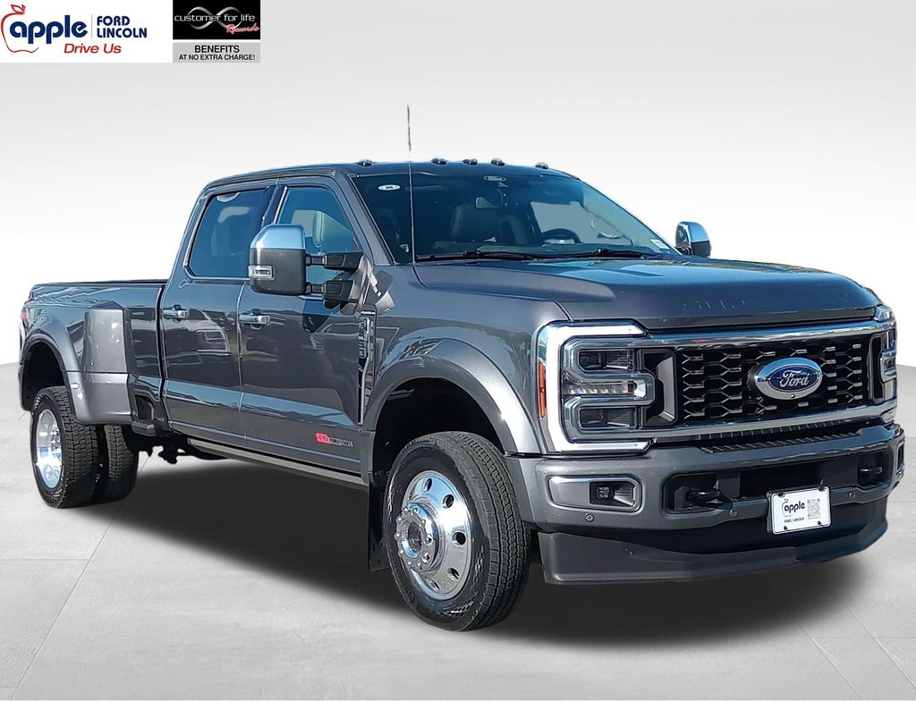 2025 Ford F-450 Super Duty Platinum