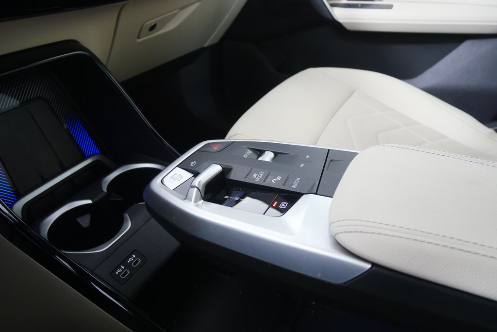 Thumbnail: 2023 BMW X1 - 25