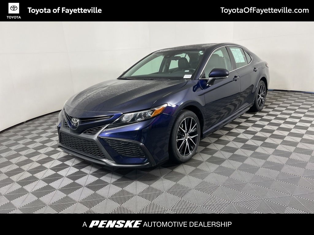 2022 Toyota Camry SE -
                Fayetteville, AR