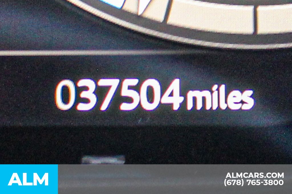 Used 2023 Black Land Rover SE image 41