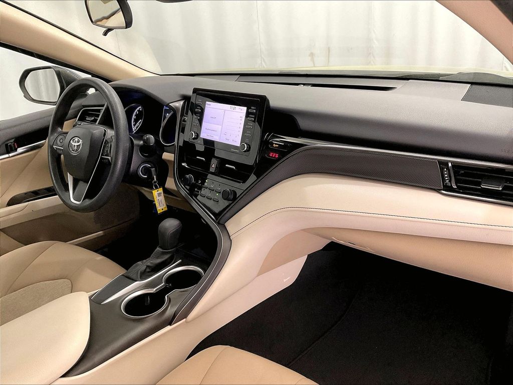 2021 Toyota Camry — photo 14