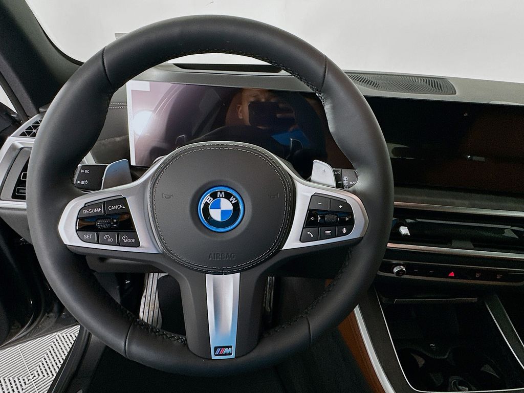 Thumbnail: 2026 BMW X5 - 10