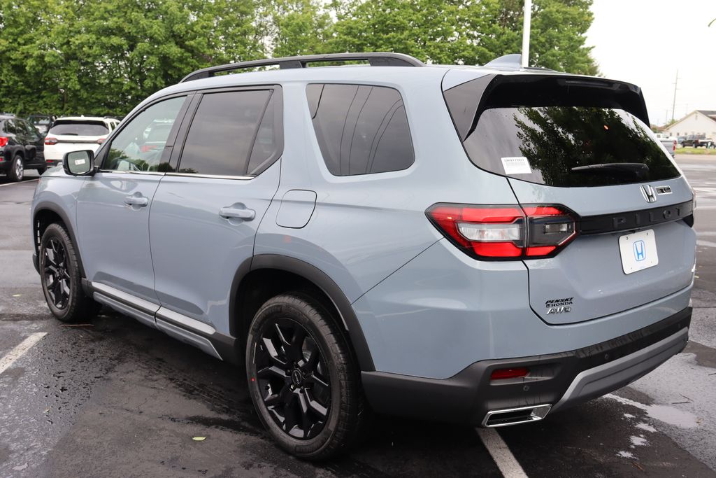 2025 Honda Pilot Black Edition 3